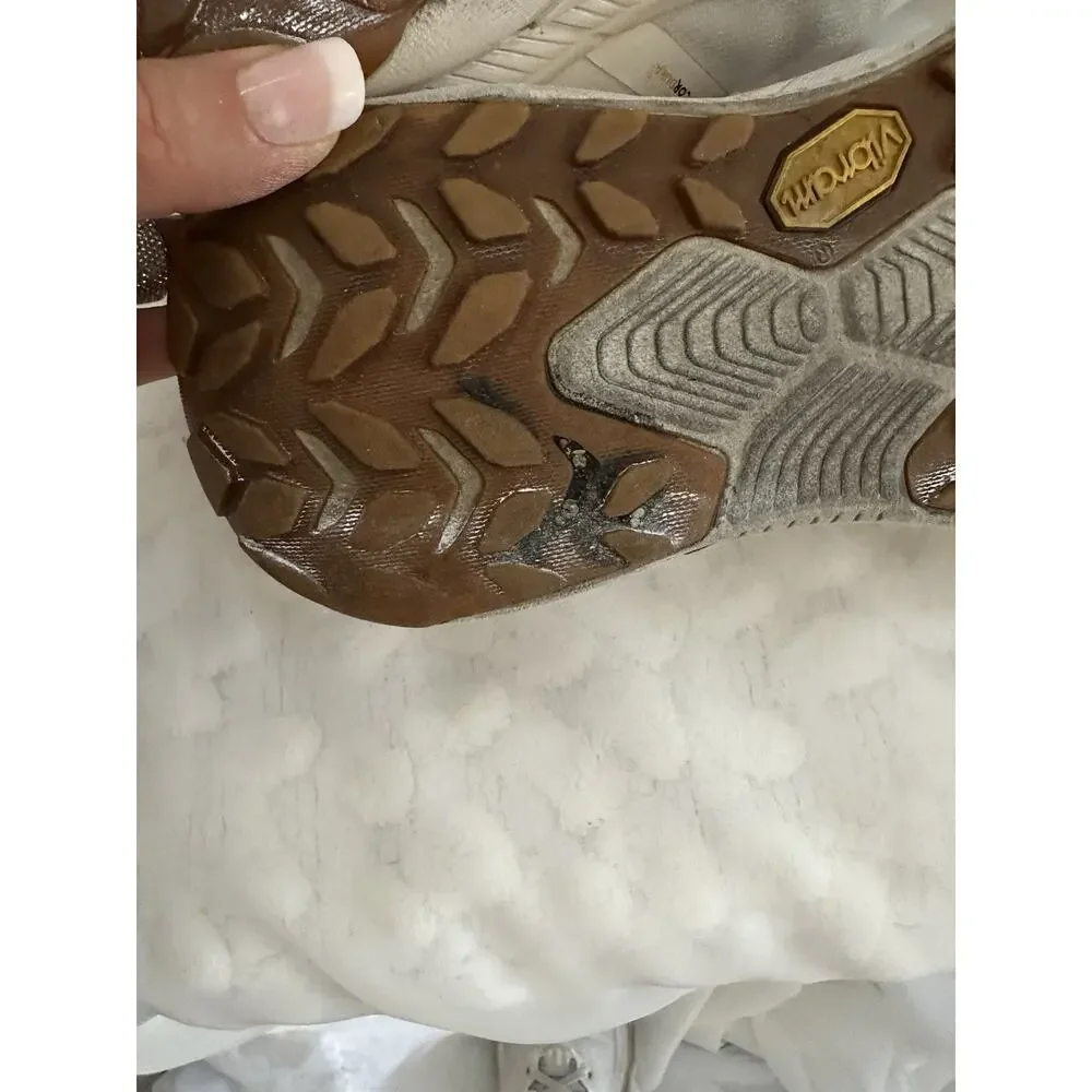 Hoka One One Transport Running Shoes Womens Size 7 B White Beige Vibram Sole